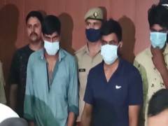 
      
      Man fakes robbery with accomplices to embezzle Rs 55 lakh...
      
      