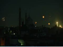 
      
      Old Delhiites make I-Day special from hoisting flag to kite...
      
      