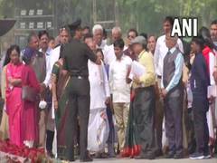
      
      In a first, Padma awardees visit National War Memorial
      
      