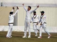
      
      Rawalpindi Test: Pakistan restrict Sri Lanka to 202/5 on day one
      
      