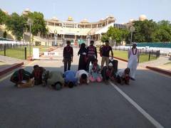 
      
      India frees 19 Pakistani prisoners
      
      