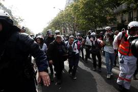 
      
      Clash erupts between police, protesters in Paris May Day rally
      
      