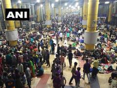 
      
      Maha: Rain hits life in Mumbai; hundreds stranded at LTT...
      
      