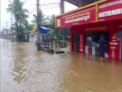 
      
      Pathanamthitta: Roads leading to Sabarimala temple blocked...
      
      
