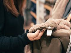 
      
      Study sheds light on the effect of consumers picking their...
      
      