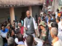 
      
      Jharkhand polls: Congress candidate brandishes pistol to...
      
      