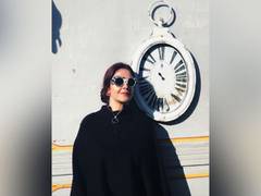 
      
      Pooja Bhatt shares sunlit throwback pictures from 'Bombay Begums'
      
      