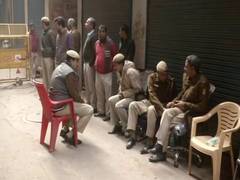 
      
      Anaj Mandi fire: Owners shut their factories in Filmistan...
      
      