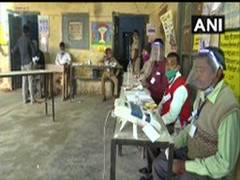 
      
      Bihar records 8.13 pc voter turnout till 10 am in final phase...
      
      