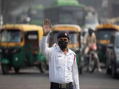
      Delhi's air quality remains in 'very poor' category
      