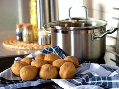 
      
      People with type 2 diabetes need not avoid eating potatoes...
      
      