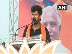 
      
      Mysuru: BJP MP Pratap Simha clashes with police at a Dussehra...
      
      