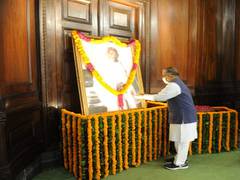 
      
      Parliamentarians pay tribute to Mahatma Gandhi, Lal Bahadur...
      
      