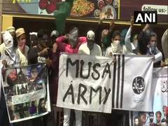 
      
      J-K: Stone-pelters mar Eid festivities, wave Pak flags in Srinagar
      
      