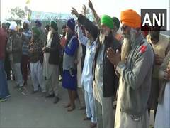 
      
      Farmers protesting at Delhi border offer prayers on Guru...
      
      