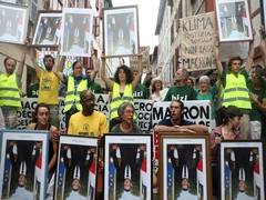
      
      Yellow Vest protests continue in Paris for 42nd week
      
      