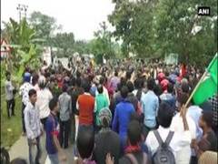 
      
      Tripura govt orders probe into highway violence leading to 1 death
      
      