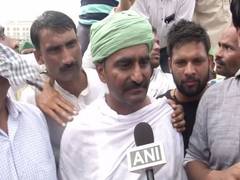 
      
      Delhi: Farmers halt protest at NH-24 after government agrees...
      
      