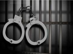 
      
      Man tied to truck, garlanded with shoes for stealing phone
      
      