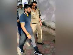 
      
      Lawerence Bishnoi questioned over threat letter to Salman khan
      
      