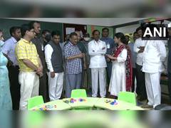 
      
      'Commendable': KCR lauds Delhi govt schools
      
      