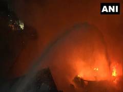 
      
      Fire continues to rage at godown in Kolkata
      
      