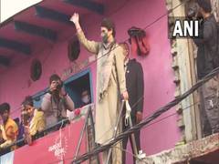 
      
      Priyanka Gandhi Vadra holds door-to-door campaign in Noida,...
      
      