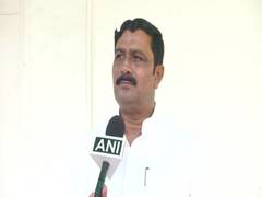 
      
      WB doctors' strike: BJP accuses Mamata Banerjee of shielding...
      
      