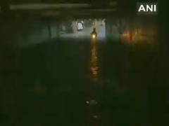 
      
      Andheri subway flooded as Mumbai continues to witness heavy...
      
      