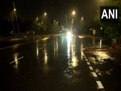 
      
      Rain lashes several parts of Delhi, Twitterati say...
      
      