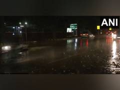 
      
      Rain lashes parts of Delhi
      
      