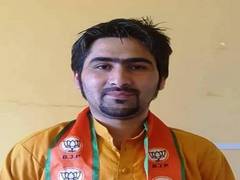 
      
      BJP leader Waseem Bari, brother and father shot dead by...
      
      