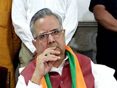
      
      Raman Singh calls Rahul Gandhi 'non-playing' captain
      
      