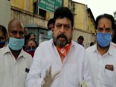 
      
      Telangana govt's priority should be renovating Osmania...
      
      