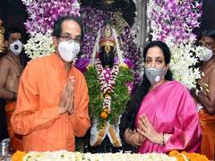 
      
      Maharashtra CM performs special prayers at Lord Vitthal temple
      
      