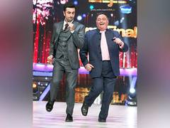 
      
      Ranbir Kapoor remembers his late father Rishi Kapoor
      
      
