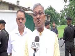 
      
      Uttarakhand CM Rawat reiterates 'cow exhales oxygen' claim
      
      