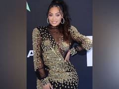 
      
      La La Anthony praises estranged husband Carmelo
      
      