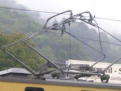 
      
      Maharashtra: Heavy smoke detected in pantograph at Vashi station
      
      