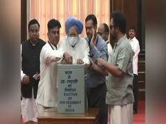 
      
      Vice-Presidential Poll: Former PM Manmohan Singh casts his vote
      
      