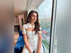 
      
      Rakul Preet Singh looks stunning in recent picture
      
      