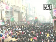 
      
      Devotees throng Meenakshi Temple on 'annual chariot festival'
      
      