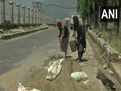 
      
      Jammu and Kashmir : Construction work resumes in Srinagar
      
      