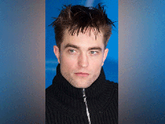 
      
      Robert Pattinson works hard to get into character for 'The...
      
      
