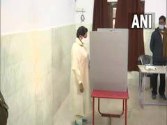
      
      UP polls phase 4: Mayawati casts her vote in Lucknow; says...
      
      