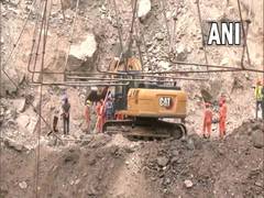 
      
      J-K tunnel collapse: 3 bodies recovered so far, 6 feared trapped
      
      