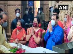 
      
      Gujarat CM, wife offer prayers at Somnath temple
      
      