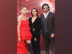 
      
      When celebrity make-up artist Anubha Dawar added glam to...
      
      