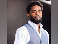 
      
      Daniel Augustin replaces Brandon Micheal Hall in 'How I Met...
      
      
