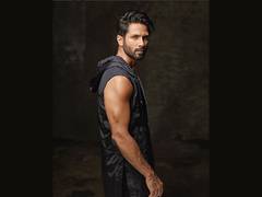 
      
      Shahid Kapoor stuns fans with his clean-shaven look
      
      